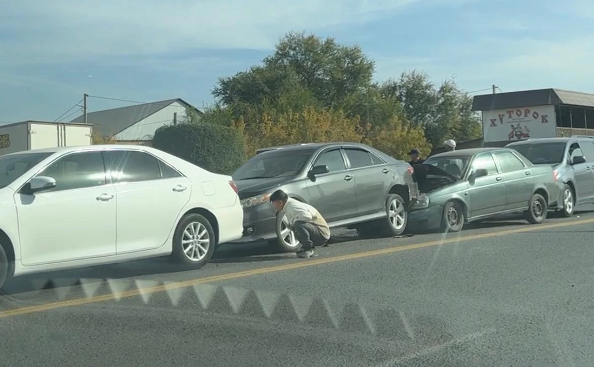 Четыре авто столкнулись в Уральске